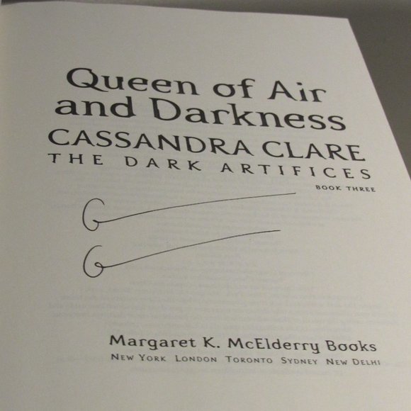 Signed Queen of Air & Darkness 1st Edition - Picture 10 of 13
